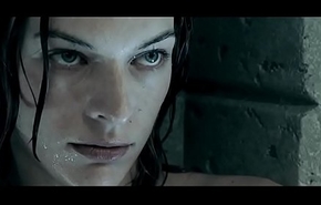 Milla Jovovich in Resident Left alone in Apocalypse 2004