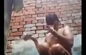 desi girl bathing increased by rubbing her pussy at the cammera